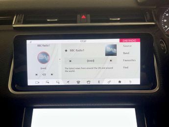 Land Rover Range Rover Velar 3.0 D300 R-Dynamic SE Auto 4WD Euro 6 (s/s) 5dr