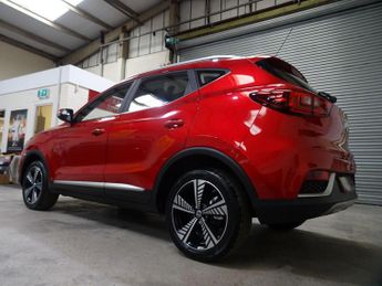 MG MG ZS 44.5kWh Exclusive Auto 5dr