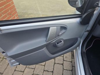 Peugeot 107 1.0 12V Urban Euro 4 5dr
