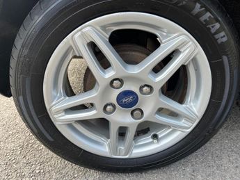 Ford Fiesta 1.0T EcoBoost Zetec Euro 5 (s/s) 3dr