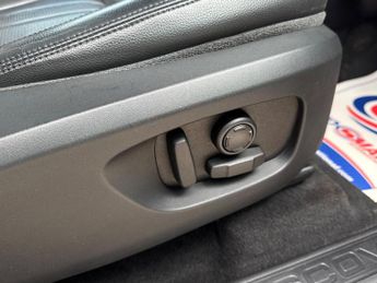 Land Rover Discovery Sport 2.0 TD4 HSE Black Auto 4WD Euro 6 (s/s) 5dr