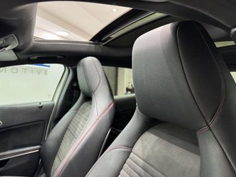 Mercedes-Benz GLA 2.1 GLA220d AMG Line (Premium Plus) 7G-DCT 4MATIC Euro 6 (s/s) 5