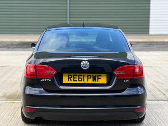 Volkswagen Jetta 1.6 TDI BlueMotion Tech Sport DSG Euro 5 (s/s) 4dr