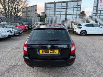 Skoda Superb 2.0 TDI Elegance DSG Euro 5 5dr