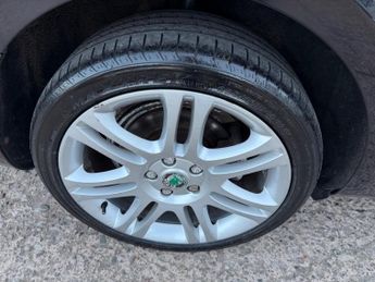 Skoda Superb 2.0 TDI Elegance DSG Euro 5 5dr