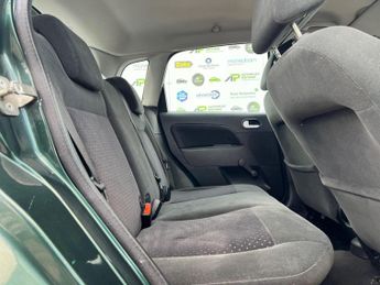 Ford Fiesta 1.6 Ghia 5dr