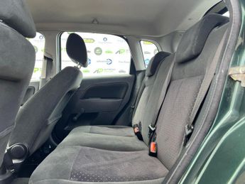 Ford Fiesta 1.6 Ghia 5dr