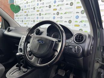 Ford Fiesta 1.6 Ghia 5dr