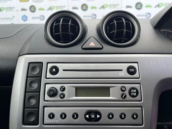 Ford Fiesta 1.6 Ghia 5dr