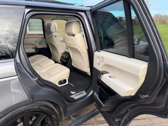 Land Rover Range Rover 4.4 SD V8 Autobiography Auto 4WD Euro 6 (s/s) 5dr