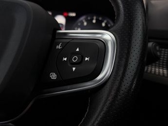 Volvo XC40 2.0 T5 R-Design Pro Auto AWD Euro 6 (s/s) 5dr