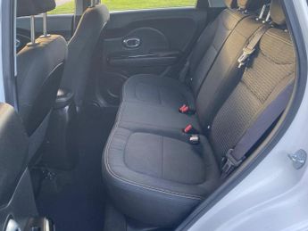 Kia Soul 1.6 CRDi Connect Auto Euro 5 5dr