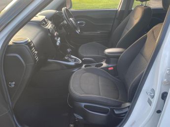 Kia Soul 1.6 CRDi Connect Auto Euro 5 5dr