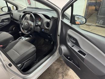 Toyota Yaris 1.5 VVT-h Icon E-CVT Euro 6 5dr