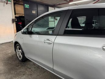 Toyota Yaris 1.5 VVT-h Icon E-CVT Euro 6 5dr