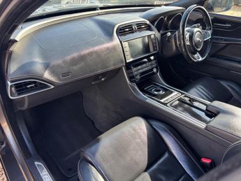 Jaguar XE 2.0d R-Sport Auto AWD Euro 6 (s/s) 4dr