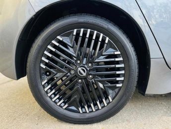 Nissan Leaf 39kWh N-Connecta Auto 5dr