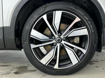 Volvo XC40 1.5h T5 Recharge 10.7kWh Ultimate Dark SUV 5dr Petrol Plug-in Hy