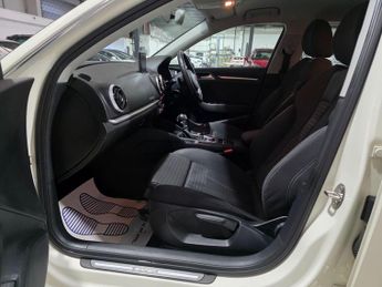 Audi A3 1.4 TFSI e-tron Sportback e-S Tronic Euro 6 5dr 8.8kWh