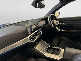 BMW 3 Series 2.0 330e 12kWh M Sport Saloon 4dr Petrol Plug-in Hybrid Auto Eur