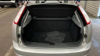 Ford Focus 1.6 Zetec 5dr