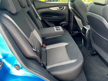 Nissan Qashqai 1.2 DIG-T N-Connecta XTRON Euro 6 (s/s) 5dr