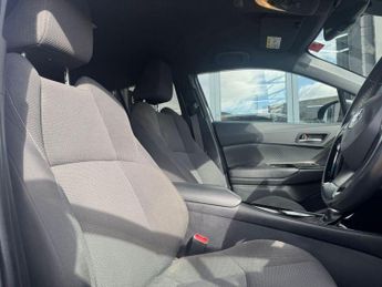 TOYOTA C-HR 1.8 VVT-h Design SUV 5dr Petrol Hybrid CVT Euro 6 (s/s) (122 ps)