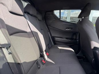 TOYOTA C-HR 1.8 VVT-h Design SUV 5dr Petrol Hybrid CVT Euro 6 (s/s) (122 ps)