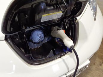 Nissan Leaf 30kWh Tekna Auto 5dr