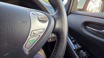 Nissan Leaf 30kWh Tekna Auto 5dr