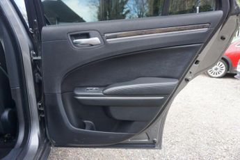 Chrysler 300C 3.0 CRD V6 Limited Auto Euro 5 4dr