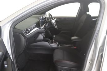 Ford Focus 1.0T EcoBoost ST-Line Euro 6 (s/s) 5dr