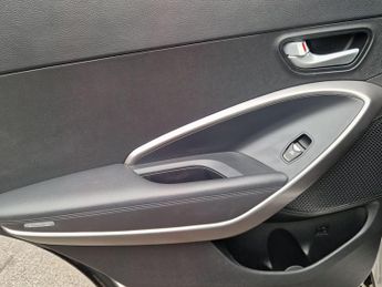 Hyundai Santa Fe 2.2 CRDi Premium Auto 4WD Euro 5 5dr (5 seat)