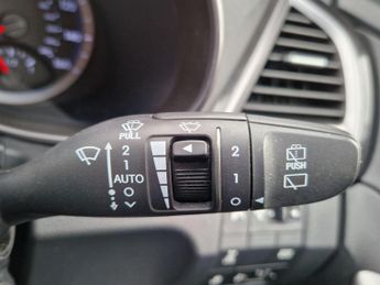 Hyundai Santa Fe 2.2 CRDi Premium Auto 4WD Euro 5 5dr (5 seat)