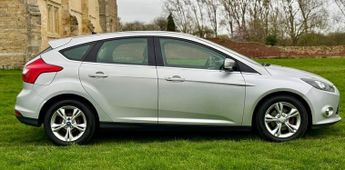 Ford Focus 1.6 Zetec Powershift Euro 5 5dr