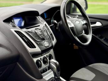 Ford Focus 1.6 Zetec Powershift Euro 5 5dr