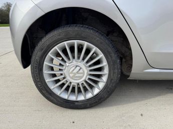 Volkswagen up! 1.0 High up! ASG Euro 6 5dr