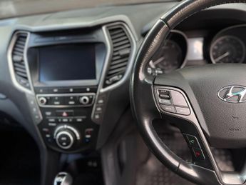 Hyundai Santa Fe 2.2 CRDi Blue Drive Premium Auto 4WD Euro 6 (s/s) 5dr (7 Seat)