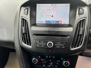 Ford Focus 1.6 Titanium Powershift Euro 6 5dr