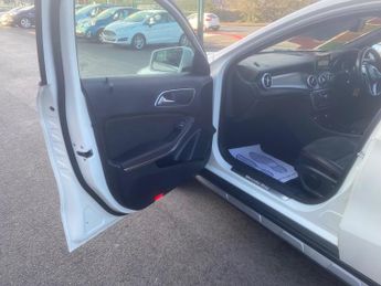 Mercedes-Benz GLA 2.1 GLA200 CDI AMG Line 7G-DCT Euro 6 (s/s) 5dr