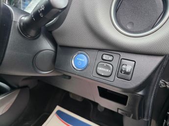 Toyota Yaris 1.5 VVT-h Icon E-CVT Euro 6 5dr