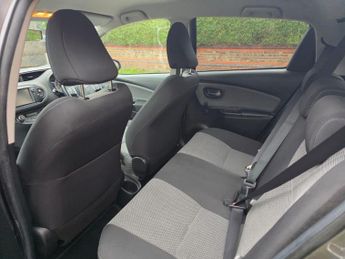 Toyota Yaris 1.5 VVT-h Icon E-CVT Euro 6 5dr