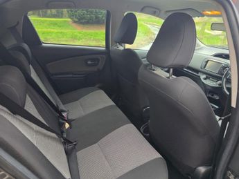 Toyota Yaris 1.5 VVT-h Icon E-CVT Euro 6 5dr