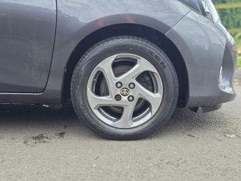 Toyota Yaris 1.5 VVT-h Icon E-CVT Euro 6 5dr