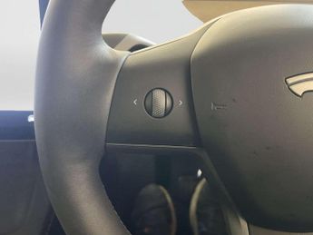 Tesla Model Y SUV 5dr Electric Auto RWD (346 ps)