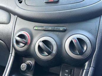 Hyundai i10 1.2 Active Auto Euro 5 5dr