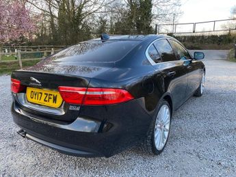 Jaguar XE 2.0d Portfolio Auto AWD Euro 6 (s/s) 4dr