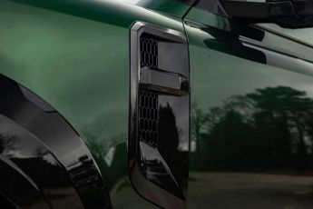 Land Rover Defender 110 3.0 D300 MHEV X-Dynamic HSE SUV 5dr Diesel Auto 4WD Euro 6 (s/s)