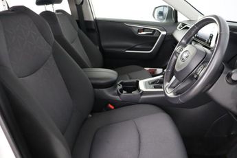 Toyota RAV4 2.5 VVT-h Design CVT Euro 6 (s/s) 5dr