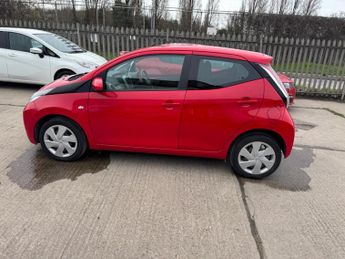 Toyota AYGO 1.0 VVT-i x-play x-shift Euro 5 5dr Euro 5